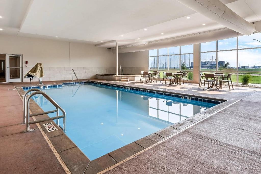 Indoor swimming pool
