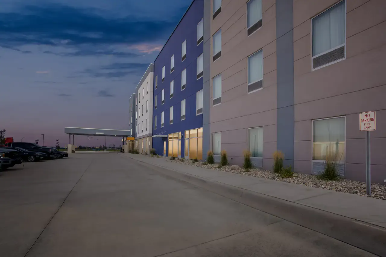 Exterior 4