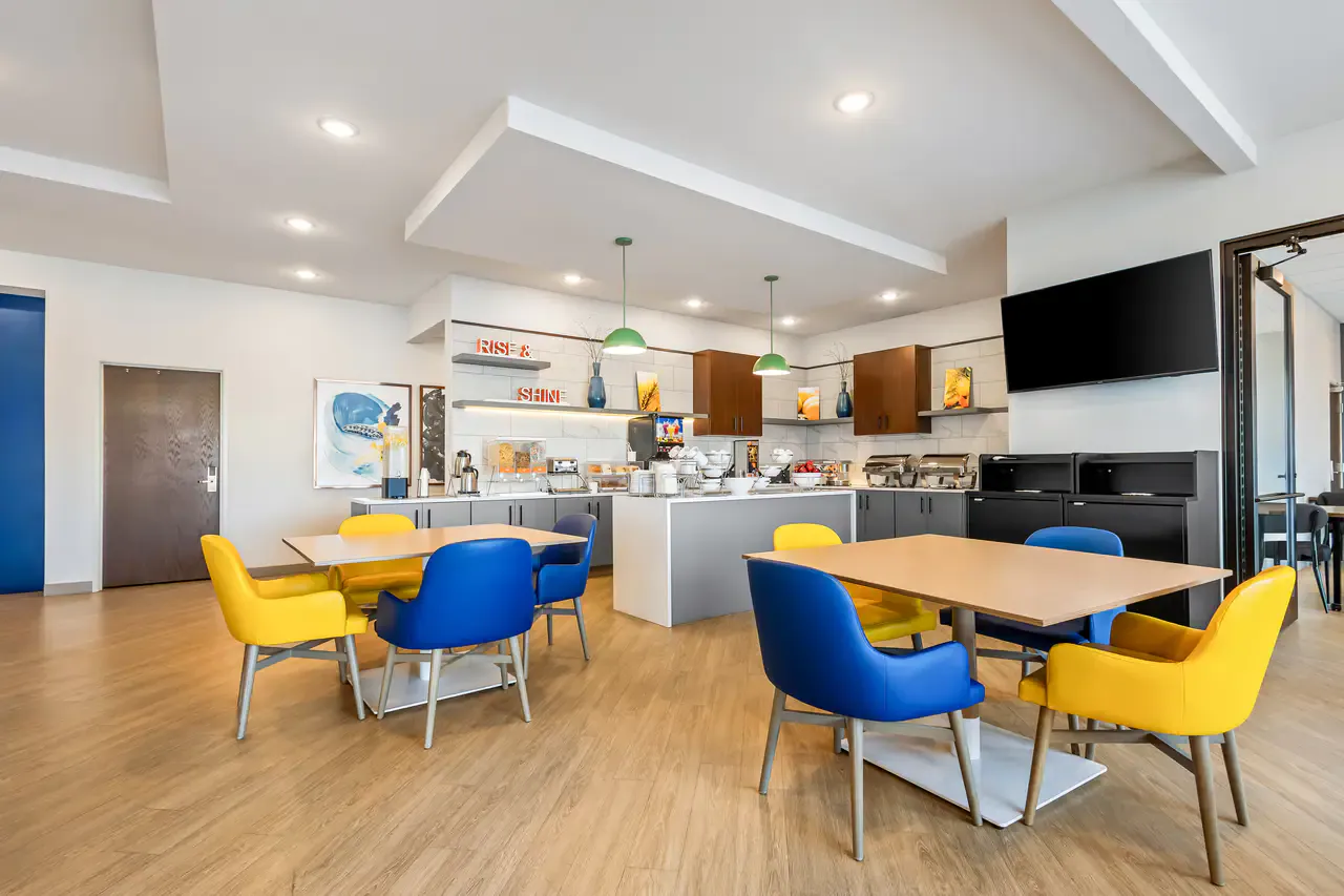 Breakfast Area 4